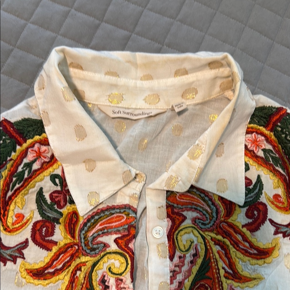 Soft Surroundings White and Red Casual Button Down Shirt